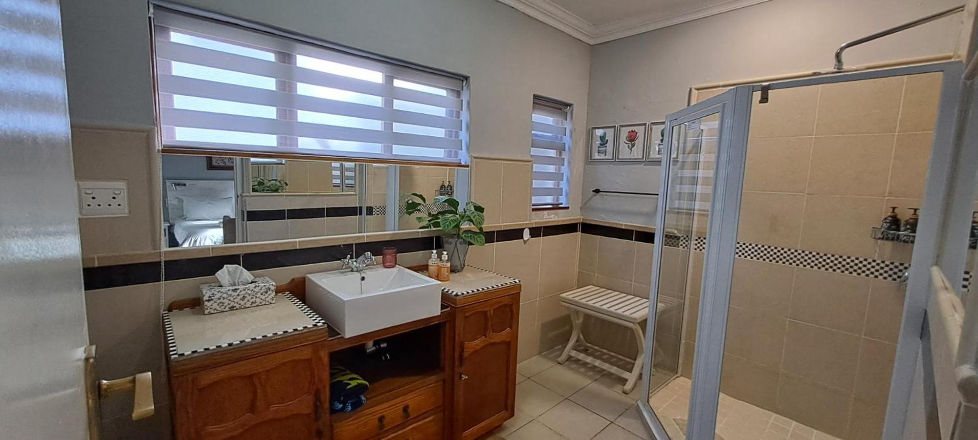 The Vic 1906 Self Catering Units Apartment Монтегю Екстериор снимка